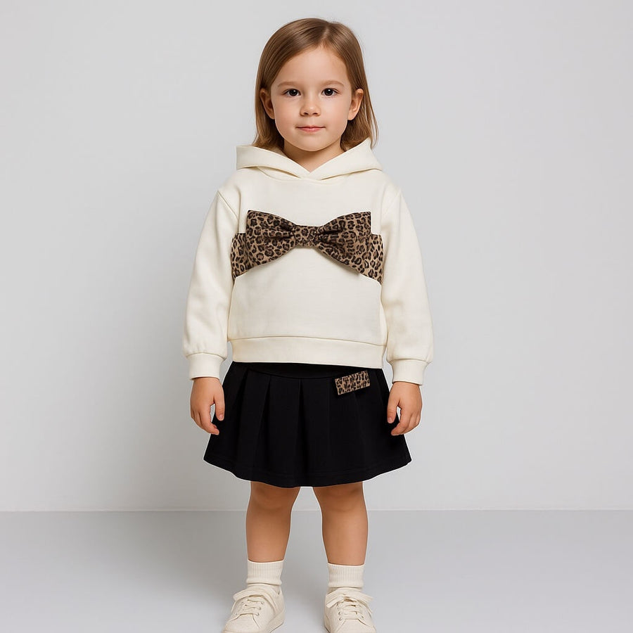 Completo Bambina 2 Pezzi – Felpa con Cappuccio e Gonna a Pieghe